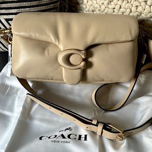 Coach Pillow Tabby 26 in Ivory